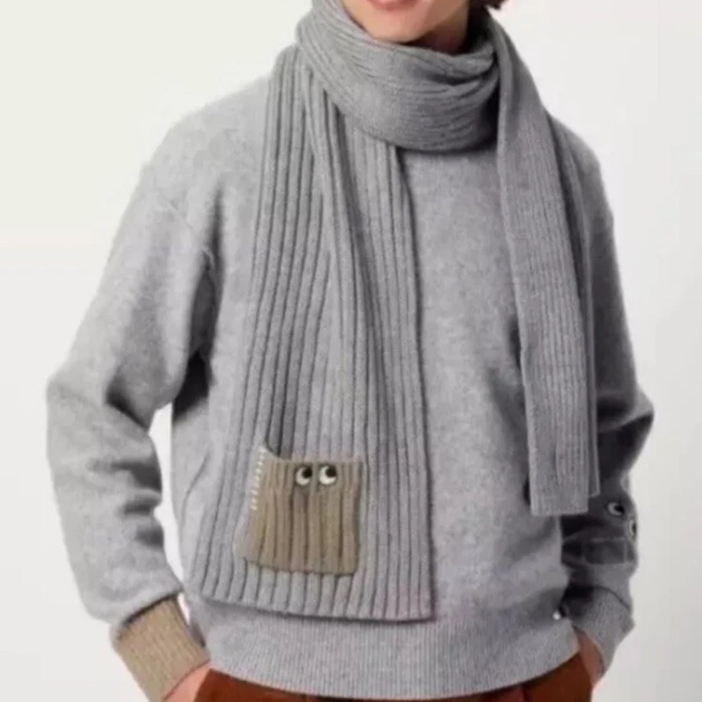Anya Hindmarch x Uniqlo Scarf Heat Tech Knitted Gray (EUC)